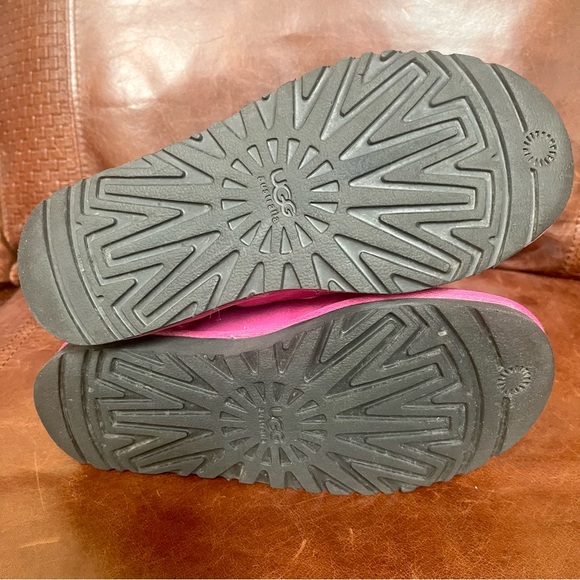 UGG Australia Genuine Sheepskin Boots In Pink Raspberry Sorbet Color Girls Sz 5 - Picture 13 of 16